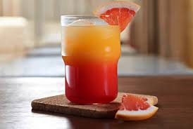 The cocktail is named for its appearance when served—with gradations of color resembling a sunrise. Tequila Sunrise Cocktail Rezept Mit Tequila Vodka Haus Blog