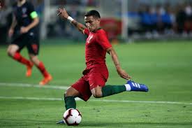 Rony lopes publicou, no twitter, uma mensagem de agradecimento aos adeptos do manchester city depois da eliminação dos ingleses pela benfica nos quartos de final da uefa youth league. Rony Lopes Se Joao Felix Vale Isto Entao Bruno Fernandes Vale Quanto
