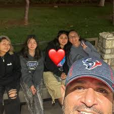 Carlos Downey's Instagram, Twitter & Facebook