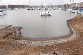 The lake behind the dam wall has a surface area of about 320 square kilometres (120 sq mi) and is 47 meters deep. Vaal Dam Levels Falling Below 30 Does Not Mean Day Zero Says Department The Citizen