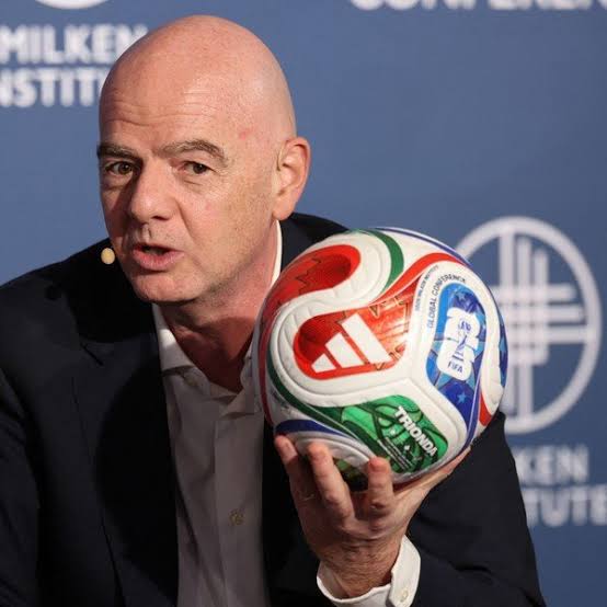 Uefa e Concacaf pressionam Infantino mesmo ap&oacute;s retirada de plano