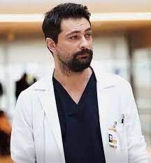 Doktor ferman, kendini beğenmiş, sert mizaçlı, asistanların çekindiği bir isim olarak biliniyor. Onur Tuna Mucize Doktor Dan Ayrilacak Mi Iste Kesin Cevap Ferman Olecek Mi Dizi Seti