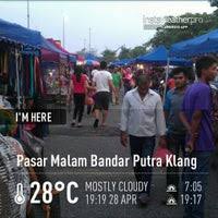 Pasar malam klang lama adalah salah satu dari banyak pasar loak di kuala lumpur, malaysia. Pasar Malam Bandar Putra Klang Flea Market In Kelang