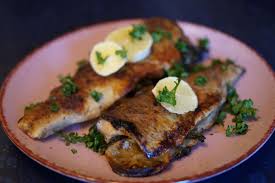 Die Forelle Mullerin Art Ist Ein Klassisches Rezept Aus Der Fischkuche Schnell Und Einfach Zubereitet Auch Ohne Erfahrung In 2020 Forelle Mullerin Forelle Rezepte