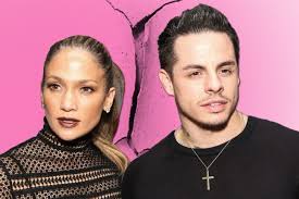 Jennifer Lopez 'dumped Casper Smart after charity balls up'