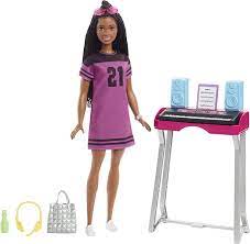 Amazon Com Barbie Big City Big Dreams Barbie Brooklyn Roberts Doll 11 5 Pulgadas Morena Con Trenzas Y Estudio De Musica Con Teclado Y Accesorios Regalo Para Ninos De 3 A 7 Anos