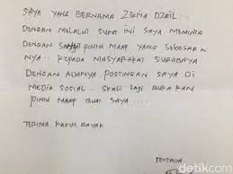 Kau maaf karena aku belum bisa mengukir bahagia di wajah tuamu maaf karena belum bisa menanam bangga di dalam hatimu maaf atas semua airmata. Ini Isi Surat Permintaan Maaf Yang Ditulis Zikria Dzatil Untuk Risma