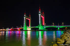 Pemilihan bentuk pondasi jembatan dipengaruhi oleh karakteristik kondisi tanah yang untuk dapat memberikan dukungan terhadap bangunan di atasnya. Jambatan Angkat Bermandi Cahaya Warna Bendera Palestin