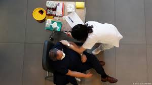 Amid shortages, india is likely to offer two new vaccines to citizens by the end of the year. Faq Covid 19 Vaccinations What You Need To Know Science In Depth Reporting On Science And Technology Dw 13 01 2021