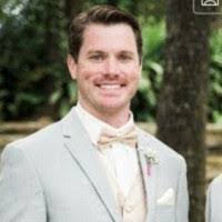 Kelly Ratzlaff's Instagram, Twitter & Facebook