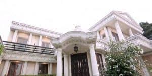 Rumah yg paling mewah di indonesia. 5 Rumah Artis Indonesia Paling Mewah Seperti Istana Rumahlia Com