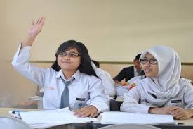 Dengan demikian, para murid dan para tenaga. Ini Sanksi Tegas Bagi Sekolah Yang Tidak Laksanakan Skb 3 Menteri Tentang Seragam Kabar24 Bisnis Com