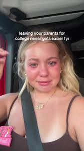 shania moore💝🤗 (@shaniasshopping)’s videos with crying into a pillow