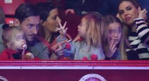 Jun 07, 2021 · ilary blasi, presentatrice tv e moglie di francesco totti, ha rilasciato una lunga intervista a il fatto quotidiano, nella quale ha affrontato diversi argomenti legati alla sua carriera, a quella. Totti E Ilary Blasi Con I Figli Al Circo Ultime Notizie Flash