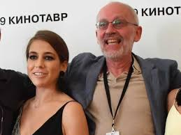 В беседе с юрием дудем александр гарриевич рассказал. Sluhi O Romane Yulii Baranovskoj I Aleksandra Gordona Ekspress Gazeta