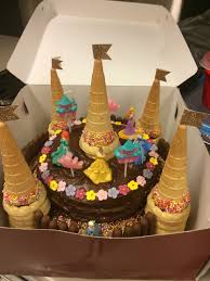 Birthday Party Ideas For 4 Year Old Daughter At Home Princess Castle Cake For My Daughter S 4 Year Old Home Made With Love Cumpleanos Infantiles