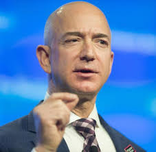 Die meisten von ihnen haben heuer deutlich mehr vermögen angehäuft als noch im vorjahr. Forbes Liste Jeff Bezos Jetzt Reichster Mensch Der Welt Welt