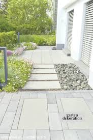 Der Ubergang Von Eingangsbereich Zu Terrasse Wird Mit Passenden Betonplatten In Betonplatten Eingangsbereich Passenden Terra Cottage Sidewalk Craft Room