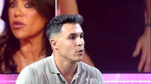 Giulia vaneri si masturba Bambi si masturba a smorzacandela