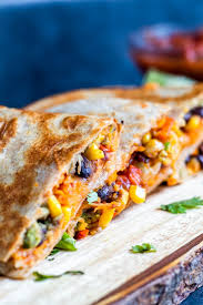 This summer dinner party looks so simple and chic. 36 Authentic Vegetarian Mexican Recipes Hurry The Food Up