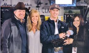 He is popularly referred to as the king of country by his fans. George Strait Photos Forum George Strait George Strait Family King George Strait