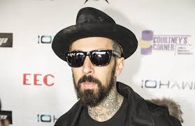 Stream tracks and playlists from travis barker on your desktop or mobile device. Travis Barker So Suss Schwarmt Er Uber Kourtney Kardashian