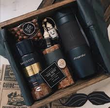 Birthday Gift Basket Ideas For Husband Diy Gift Box For My Husband Birthday Gifts For Husband Husband Gifts Diy Fathers Day Gift Basket