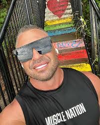 Aaron Peel's Instagram, Twitter & Facebook