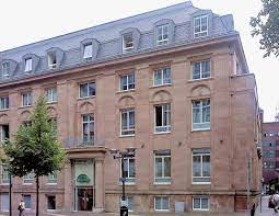 Dresdner bank ag ist ein in deutschland registriertes unternehmen 1998 in der region essen. Simon Hirschland Bank Wikipedia