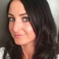 Jennifer Lander's Instagram, Twitter & Facebook