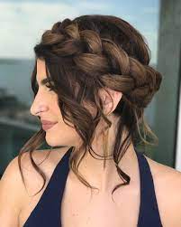 30 Neckline Hairstyle Ideas With A Guide On How To Wear Your Hair With Dresses