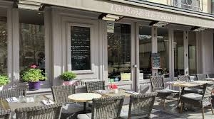 Place Dauphine A Paris Renovation The Artful Lifestyle Blog In 2020 Dauphine Outdoor Decor Places