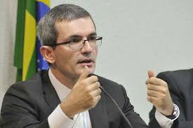 Embaixadores designados na Austrália e na Albânia recebem agrément