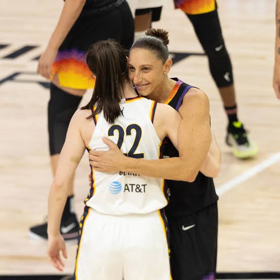 Caitlin Clark, Diana Taurasi share hug before tip-off of Fever vs Mercury