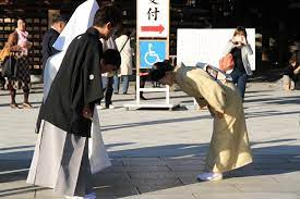 Bowing in Japan - Wikipedia