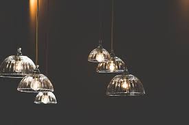 Mau tahu bagaimana cara membuat lampu hias yang satu ini. 10 Inspirasi Lampu Gantung Buatan Sendiri Dari Barang Bekas