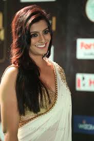 Varalaxmi sarathkumar is an indian film actress who has appeared in tamil, malayalam and kannada films. Actress Varalakshmi Saree Hot Photos At Iifa Utsavam 2017 Day 1 My Gallery