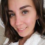 Vivian Spiess's Instagram, Twitter & Facebook