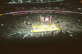De minneapolis lakers verhuisden in 1960 naar los angeles. Weltmeisterschaft Los Angeles Lakers Nba Basketballspiel Staples Center Los Angeles Ca Redaktionelles Stockfotografie Bild Von Fachmann Anzeigetafel 52310367
