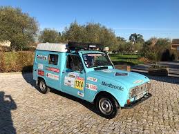 Une 4l Venue De Santarem Inscrite Au 4l Trophy Romain Et Ali Dans L Aventure Lusojornal