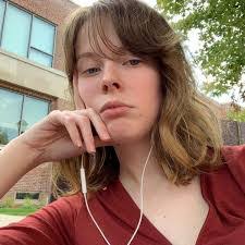 Beth Knowles's Instagram, Twitter & Facebook