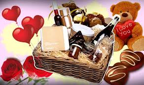 These thoughtful and romantic valentine's day gifts for her are perfect for your girlfriend, wife, mom, or friend, and will make her feel the love then and beyond. Valentine S Day 2018 Here Are 5 Excellent Last Minute Gift Ideas India Com