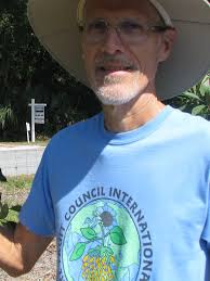 Annual rare fruit tree sale lures shoppers from across Florida