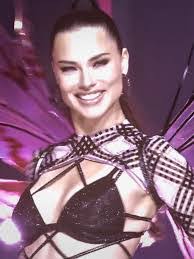 Victoria Angle's Instagram, Twitter & Facebook