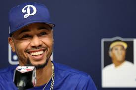 Betts wins Clemente Award