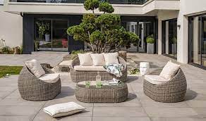 Table de salon de jardin avec touret. Salon De Jardin Rond 5 Places En Resine Tressee Grise Isa