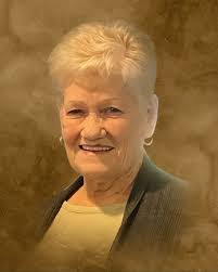 Nora Bennett's Instagram, Twitter & Facebook