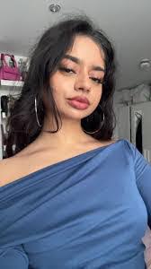 Ebony Cruz's Instagram, Twitter & Facebook