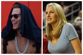 Blake griffin treated his kids to a fun afternoon at disneyland while celebrating his daughter finley's birthday. Blake Griffin Ordered To Pay His Ex 3 Million A Year In Child Support