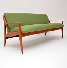 Table top is framed in solid wood edge trim while the center panels feature highly fig. Danish Teak Retro Sofa By Arne Vodder Vintage 1950 S Ebay